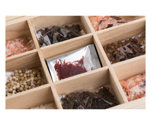 Carica l'immagine nel visualizzatore di Gallery, Scrigno d'Oriente